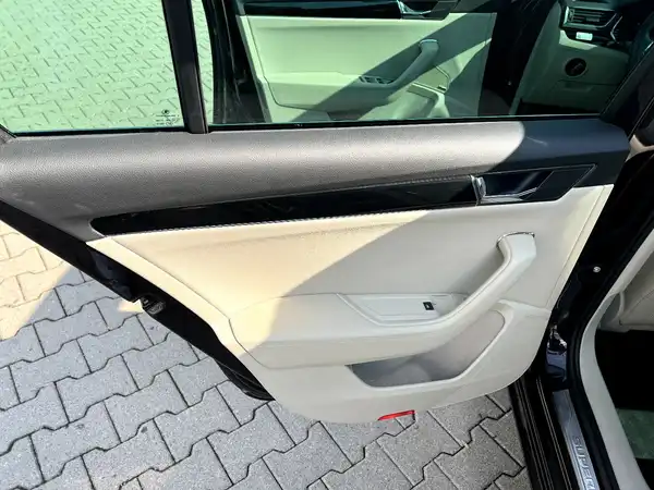 ŠKODA SUPERB (13/24)