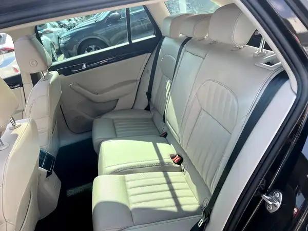 ŠKODA SUPERB (15/24)