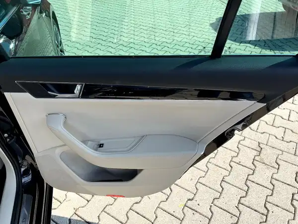 ŠKODA SUPERB (16/24)