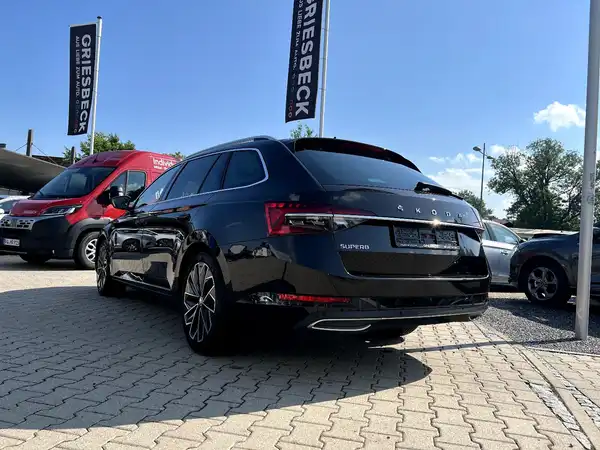 ŠKODA SUPERB (3/24)