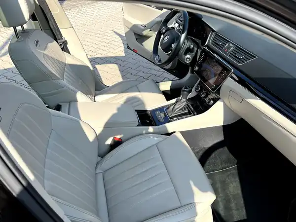 ŠKODA SUPERB (23/24)