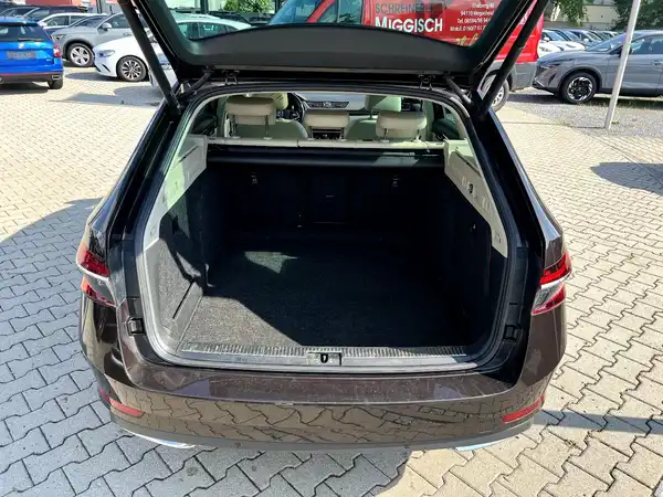 ŠKODA SUPERB (7/24)