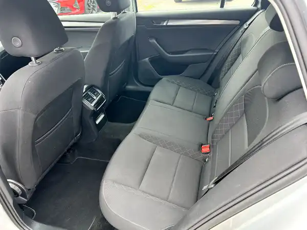 ŠKODA SUPERB (12/26)