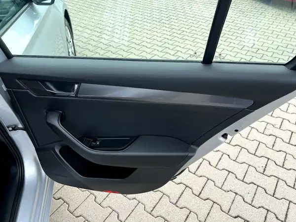 ŠKODA SUPERB (14/26)
