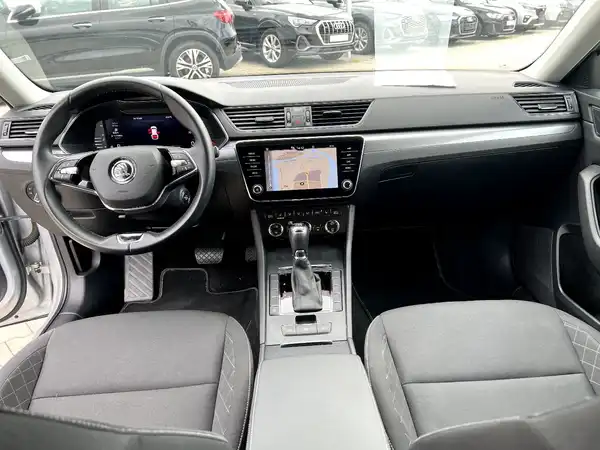 ŠKODA SUPERB (17/26)