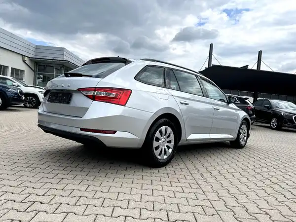 ŠKODA SUPERB (4/26)