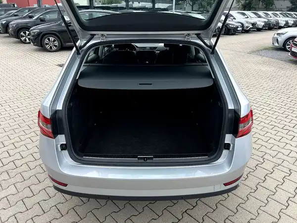 ŠKODA SUPERB (7/26)