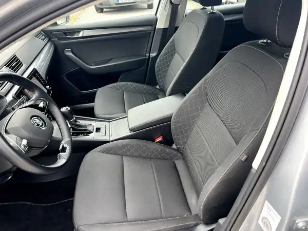 ŠKODA SUPERB (8/26)