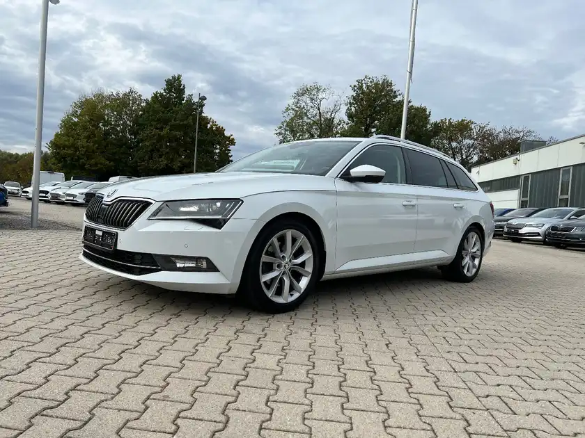 ŠKODA SUPERB (1/27)