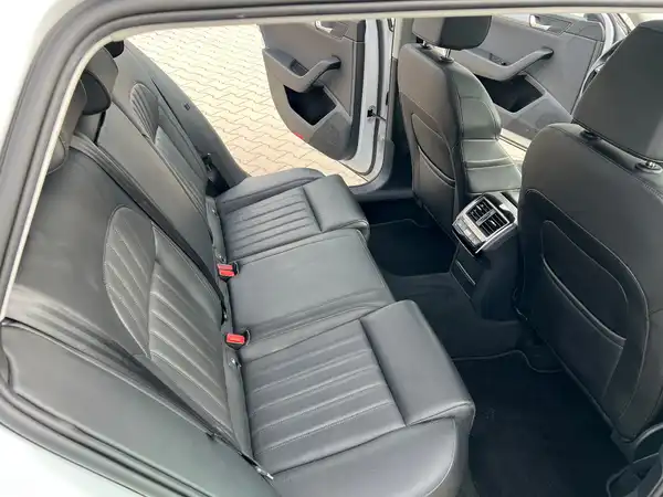 ŠKODA SUPERB (16/27)