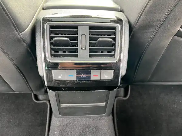 ŠKODA SUPERB (18/27)