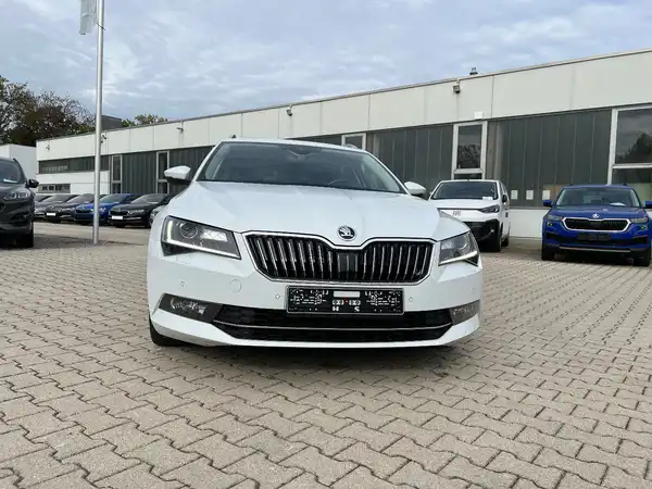 ŠKODA SUPERB (6/27)
