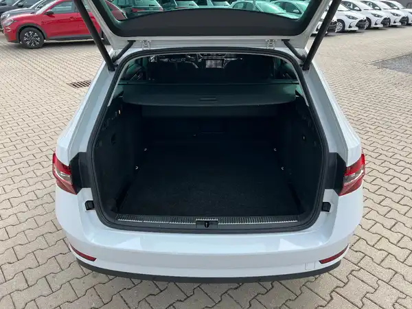 ŠKODA SUPERB (7/27)