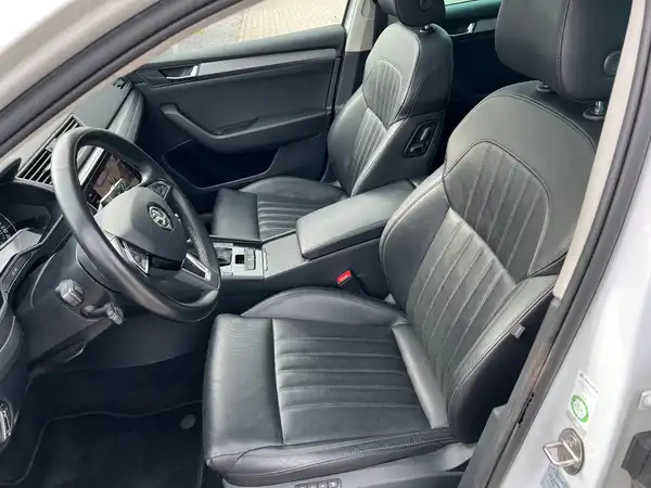 ŠKODA SUPERB (8/27)