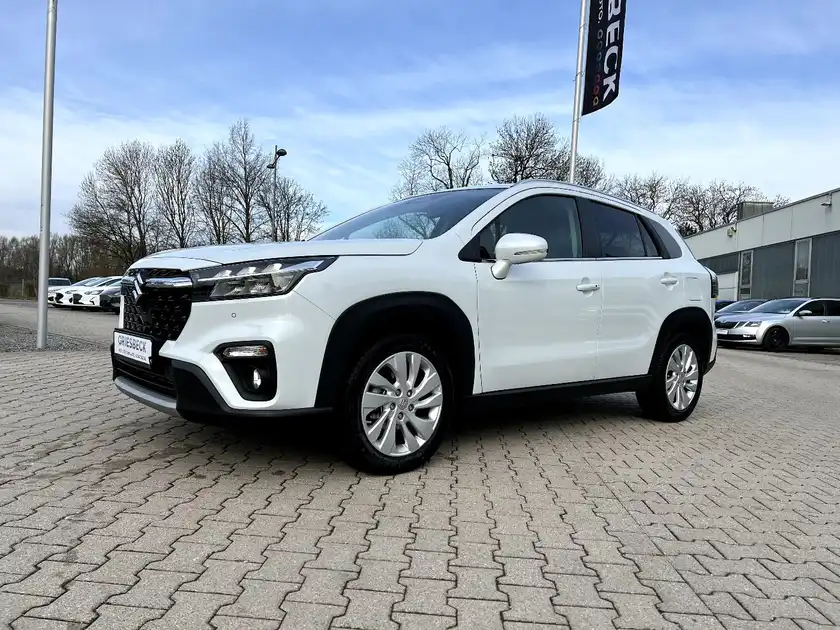 SUZUKI S-CROSS (1/26)