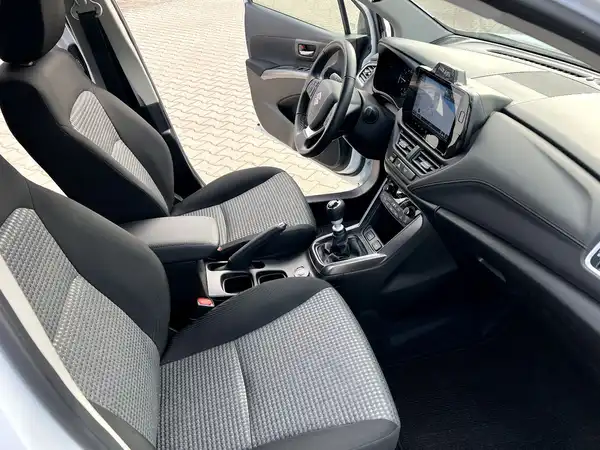 SUZUKI S-CROSS (20/26)