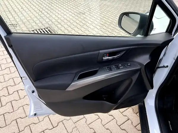 SUZUKI S-CROSS (10/26)