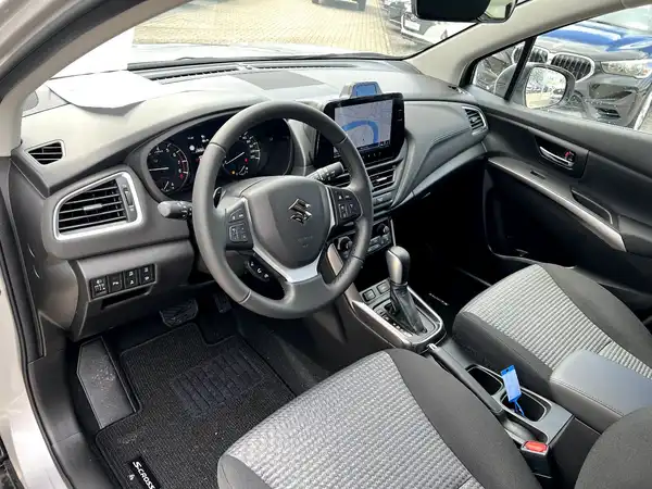 SUZUKI S-CROSS (9/26)