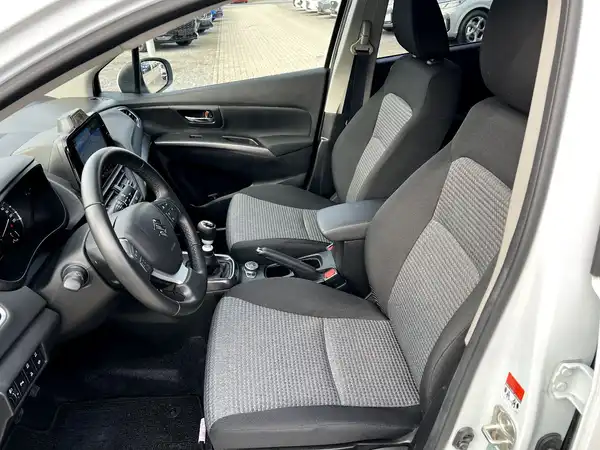 SUZUKI S-CROSS (8/26)