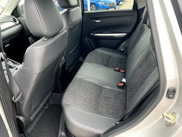 SUZUKI VITARA (12/26)