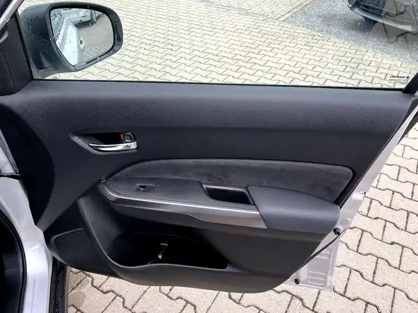 SUZUKI VITARA (19/26)