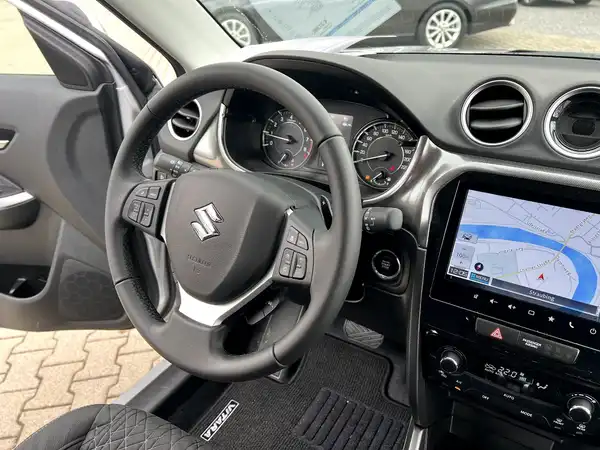 SUZUKI VITARA (25/26)