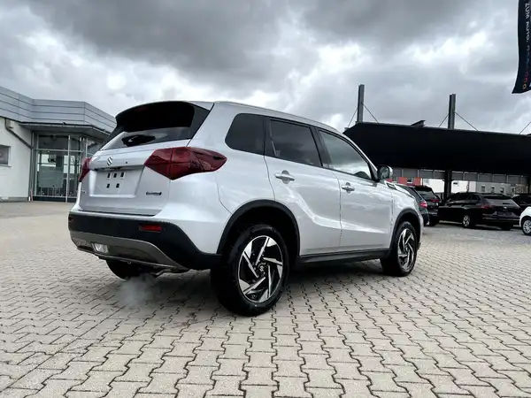 SUZUKI VITARA (4/26)