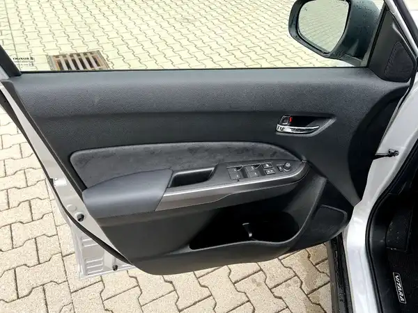 SUZUKI VITARA (10/26)