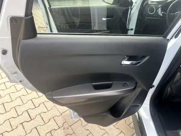 SUZUKI VITARA (11/27)