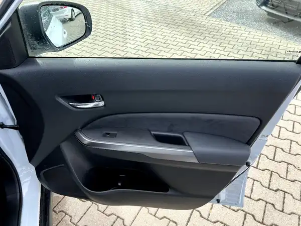 SUZUKI VITARA (19/27)