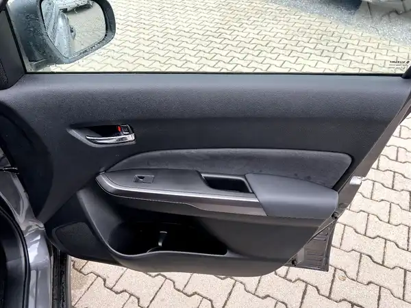 SUZUKI VITARA (19/26)