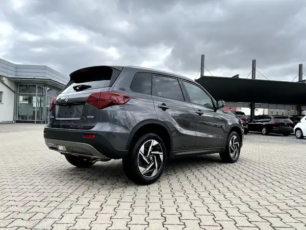 SUZUKI VITARA (4/26)