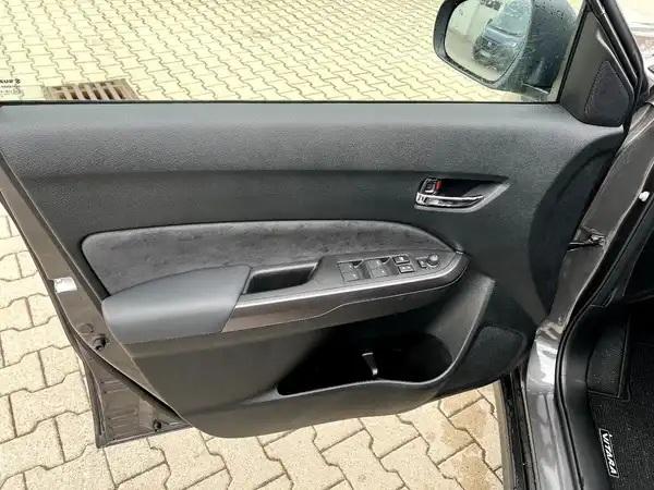SUZUKI VITARA (10/26)