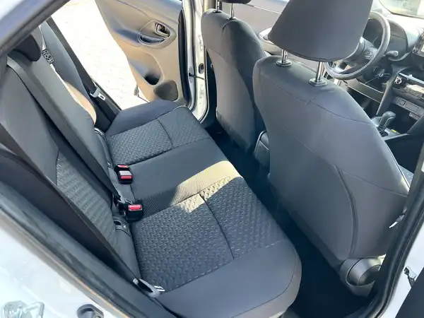 TOYOTA YARIS (15/26)