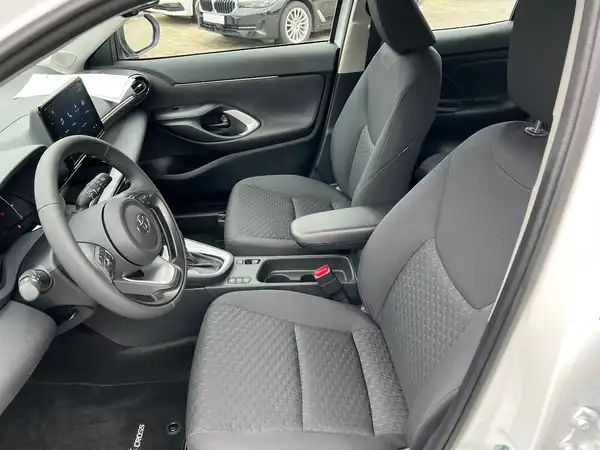 TOYOTA YARIS (8/26)