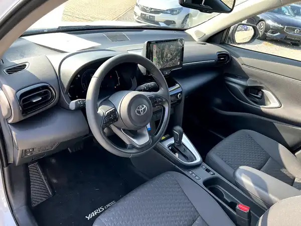 TOYOTA YARIS (9/26)