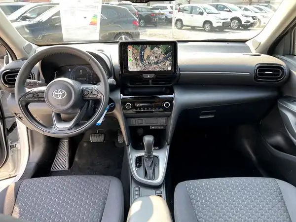 TOYOTA YARIS (17/26)
