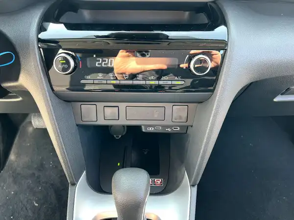 TOYOTA YARIS (23/26)