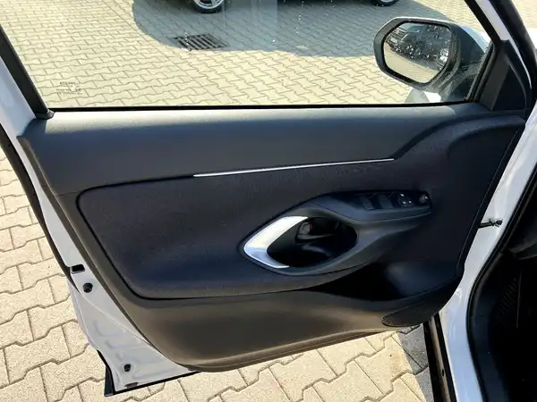 TOYOTA YARIS (10/26)