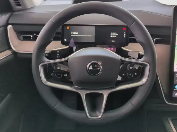 VOLVO EX90 (9/17)