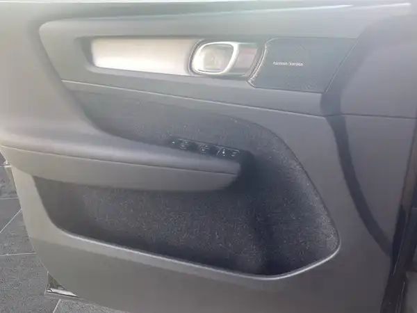 VOLVO C40 (17/22)