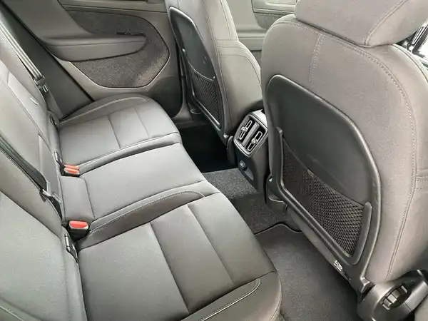 VOLVO C40 (13/19)