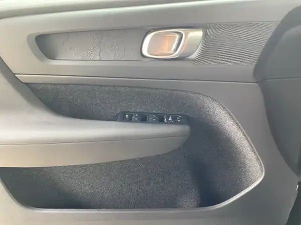VOLVO C40 (17/19)