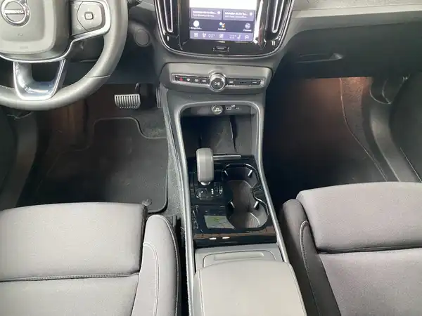 VOLVO C40 (9/19)