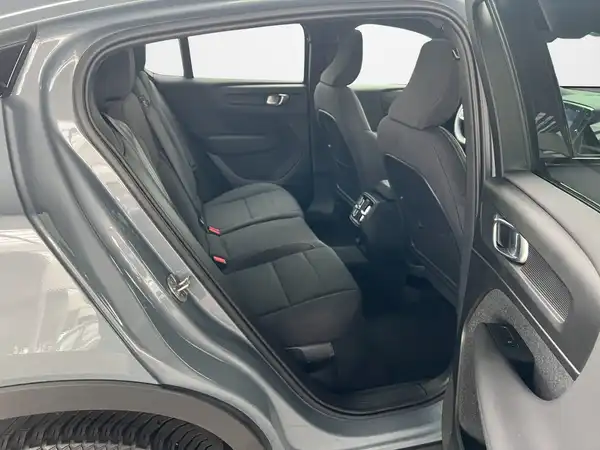 VOLVO C40 (13/20)