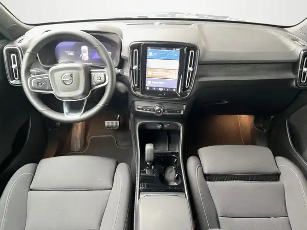 VOLVO C40 (8/20)