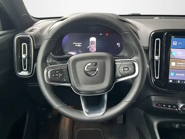 VOLVO C40 (10/20)