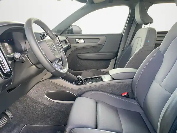 VOLVO C40 (7/20)