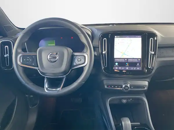 VOLVO C40 (8/20)