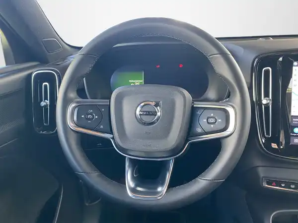 VOLVO C40 (10/20)